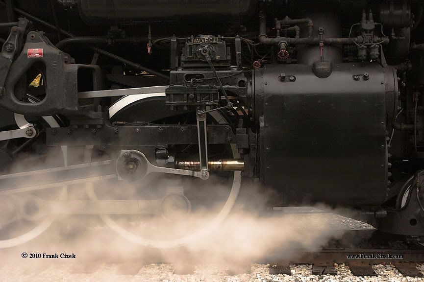 IMAGE: http://img.photobucket.com/albums/v218/PhotosGuy/2010%20Misc/Nickel-Plate-765_10-23-10_0778.jpg