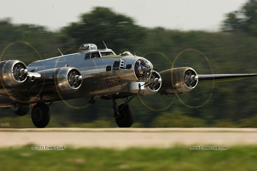 IMAGE: http://img.photobucket.com/albums/v218/PhotosGuy/Alma%20Air%20Show%202012/AAS-Sun_2012_4818.jpg