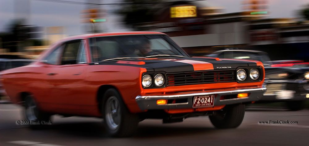 IMAGE: http://img.photobucket.com/albums/v218/PhotosGuy/Dream%20Cruise%202009/Dream-Cruise-Tuesday_1318.jpg  