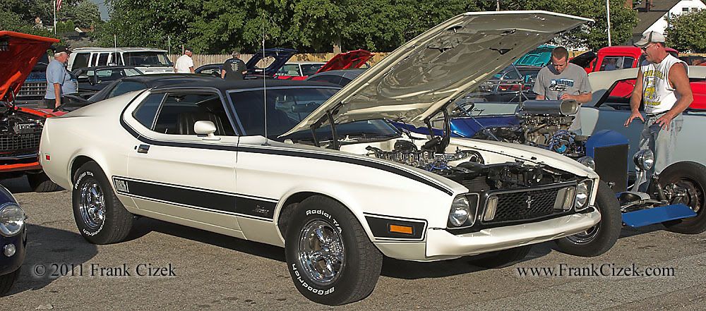 IMAGE: http://img.photobucket.com/albums/v218/PhotosGuy/Dream%20Cruise%202011/73-Mach-1_3067.jpg