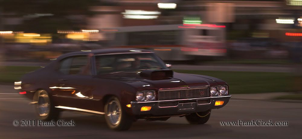 IMAGE: http://img.photobucket.com/albums/v218/PhotosGuy/Dream%20Cruise%202011/Dream-Cruise_Thursday_8-18-11_3561.jpg