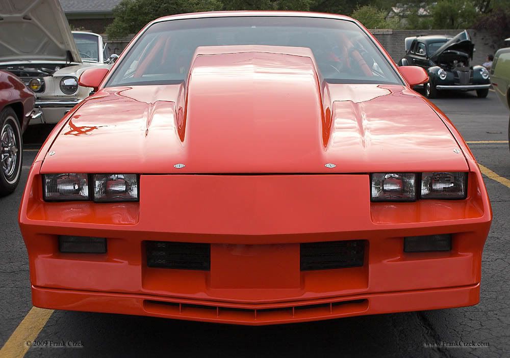 IMAGE: http://img.photobucket.com/albums/v218/PhotosGuy/UBNXOUS%20Beast/83-Camaro-UBNXOUS_1993.jpg