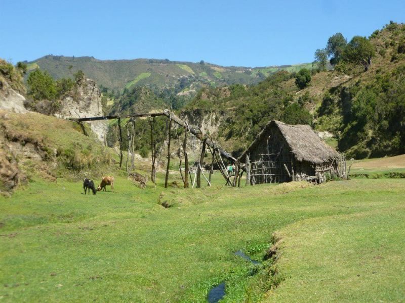 Lake Wenchi photo 155924_10101622139191958_236666309_n.jpg