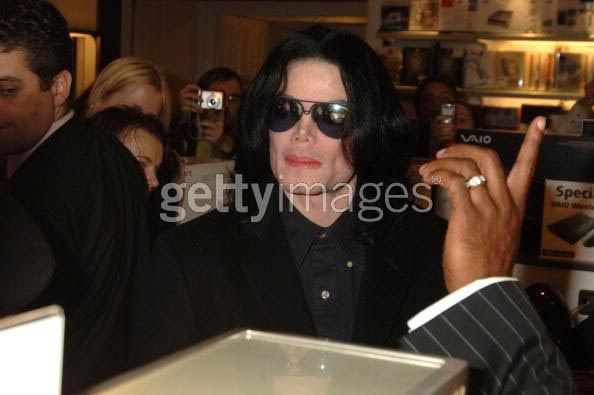 MJ_Harrods_1012_001.jpg