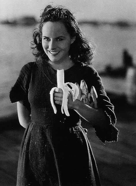 Damn Paulette Goddard was HOT