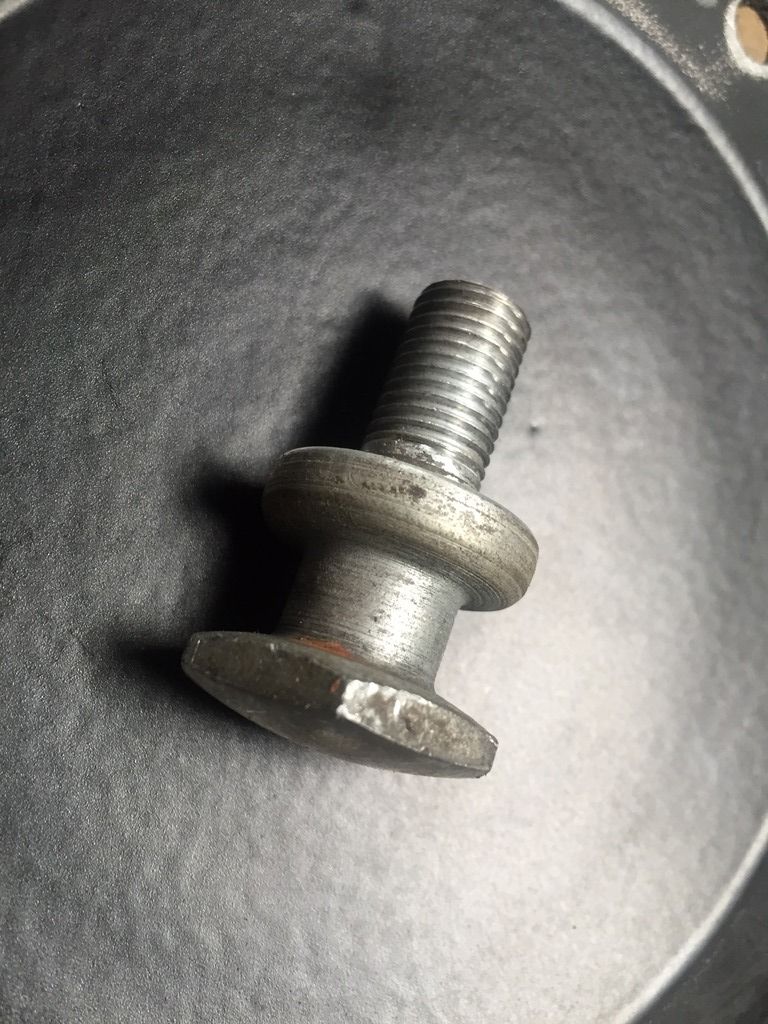 Correct seat belt eye bolts for 1967 911