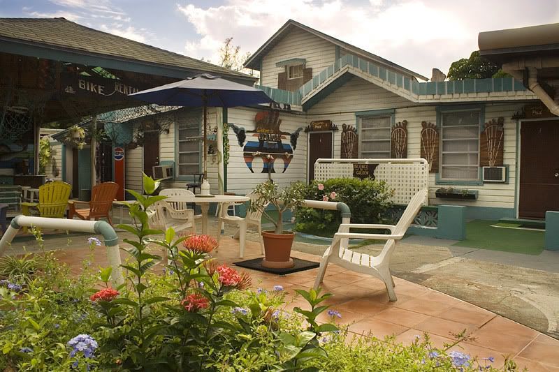 IMAGE: http://img.photobucket.com/albums/v220/AnnGay/ArawakInn2.jpg