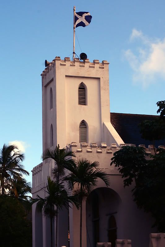 IMAGE: http://img.photobucket.com/albums/v220/AnnGay/assorted/StAndrews0285web.jpg