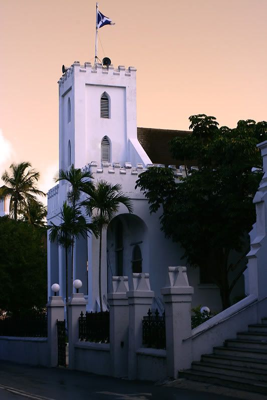 IMAGE: http://img.photobucket.com/albums/v220/AnnGay/assorted/StAndrews0287web.jpg