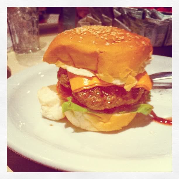 Royal Burguer, da Pin Up Burgueria