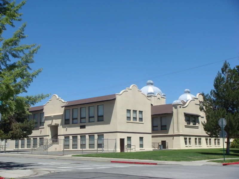 Reno A Saturday morning stroll around Newlands Manor SkyscraperPage