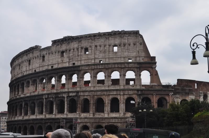 ColosseumfromBusCloseup.jpg