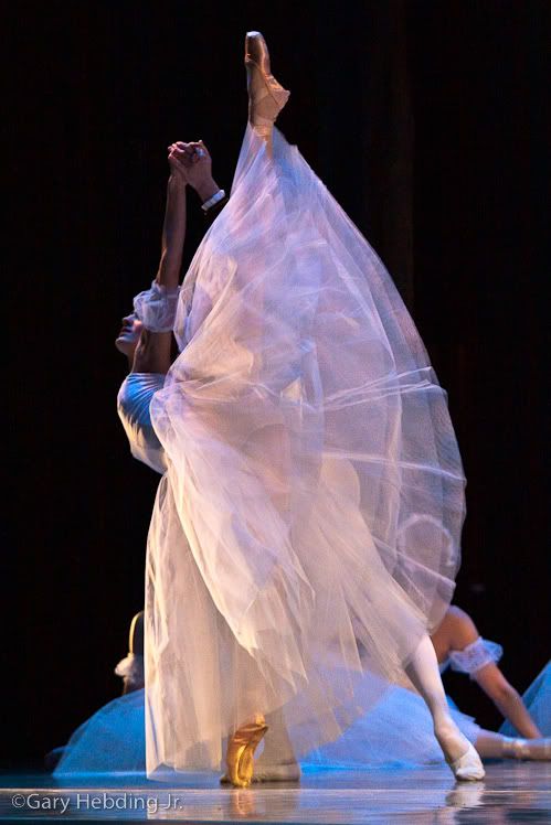 IMAGE: http://img.photobucket.com/albums/v222/gheb88/Ballet%20Rehearsal%2004-17-09/IMG_0569.jpg