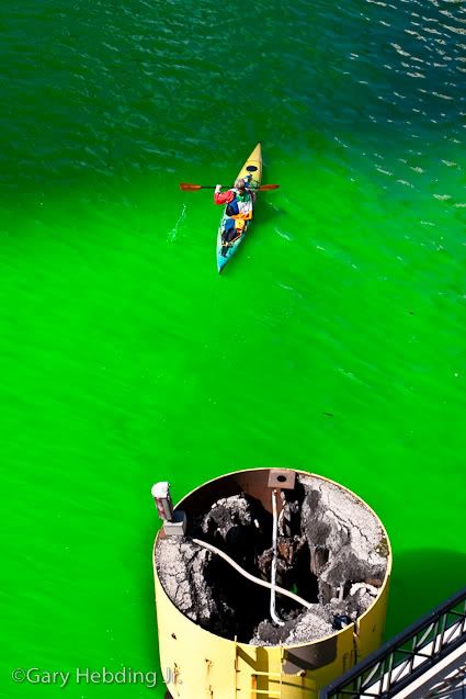 IMAGE: http://img.photobucket.com/albums/v222/gheb88/Chicago%20River%20Dyeing/IMG_9315-1.jpg