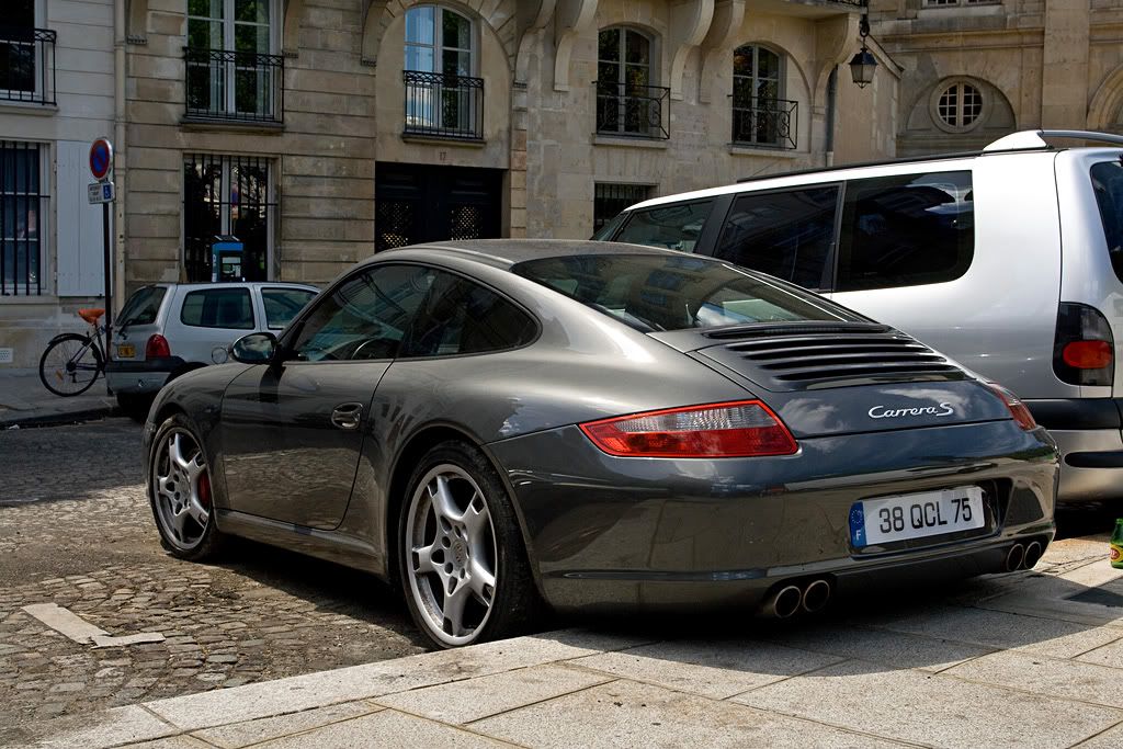 IMAGE: http://img.photobucket.com/albums/v222/gheb88/Paris%20and%20Krakow%202008/IMG_0273w.jpg