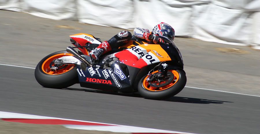 IMAGE: http://img.photobucket.com/albums/v224/ImperialRed/Laguna%20Seca/MotoGP3016re.jpg