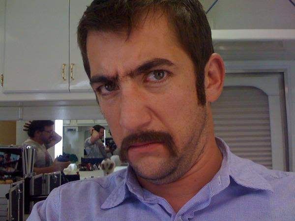 23451664_l_8ee58a40ce4a446d556fede7.jpg jonathan togo picture by pauchet