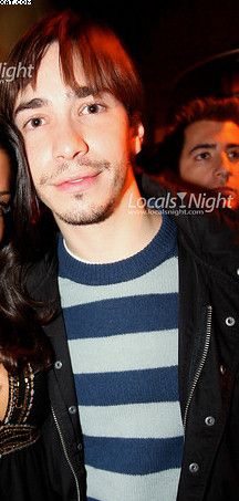 fun3.jpg Jonathan Togo in the background picture by pauchet