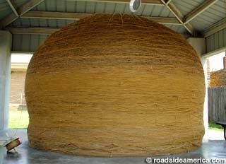 world's largest ball of twine