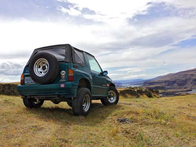 My Suzuki Sidekick overlooking the Columbia River Gorge in Oregon