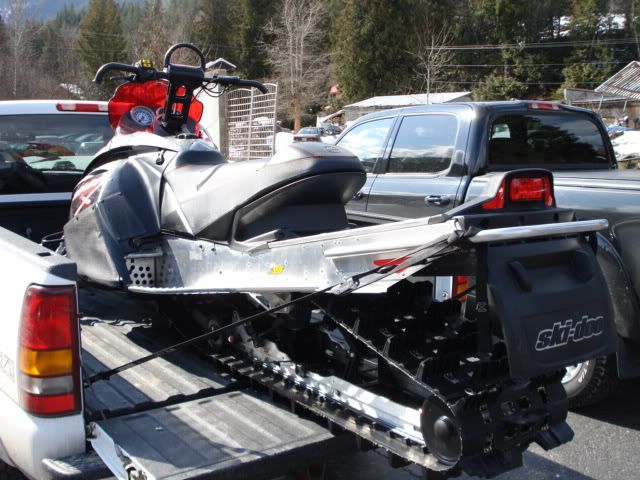 Snowmobile001.jpg