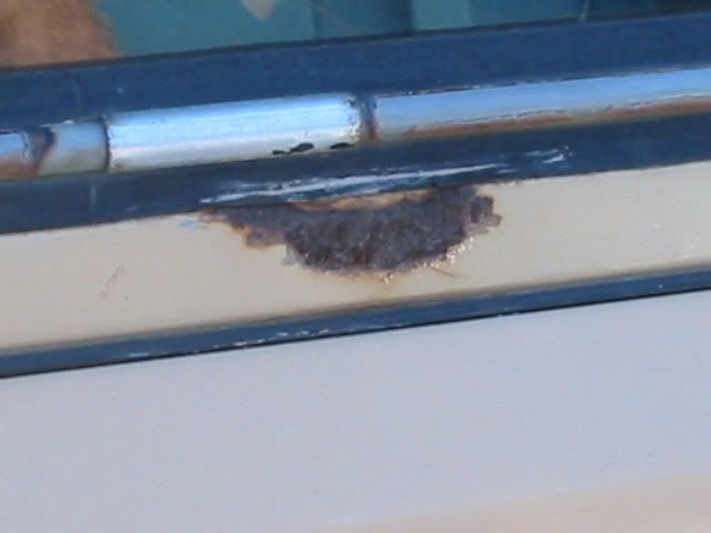 http://img.photobucket.com/albums/v225/mrvw061/vw%20stuff/fred/windowrust.jpg