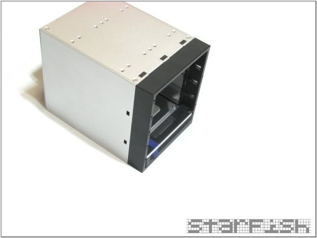 sata-box-12.jpg