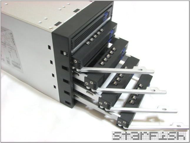 sata-box-5.jpg