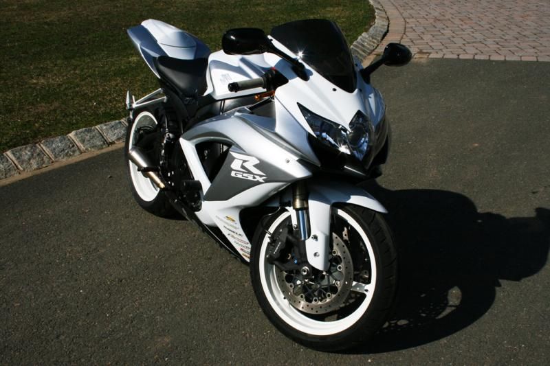 all white gsxr 600