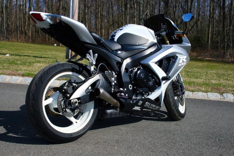 all white gsxr 600