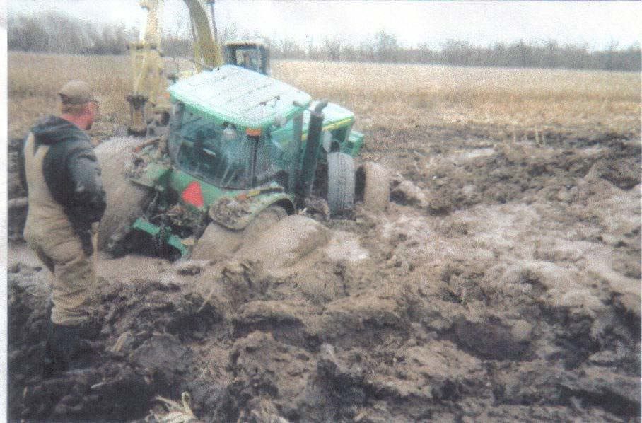 Trackhoepullingout8520.jpg