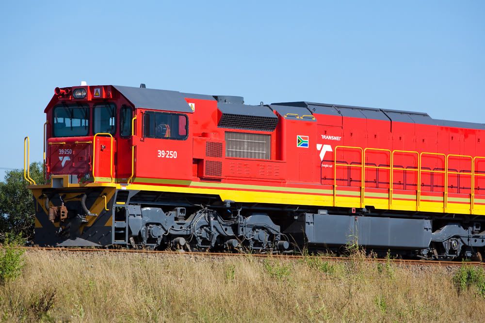 IMAGE: http://img.photobucket.com/albums/v227/chuck007/trainshotcontentaware.jpg