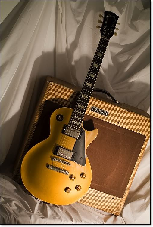 Gibson_Les_Paul_Gold_Top.jpg