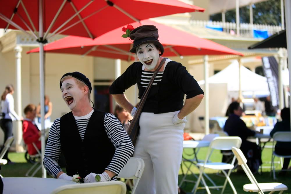 IMAGE: http://img.photobucket.com/albums/v229/Gedanken/Paris_Provence_018.jpg