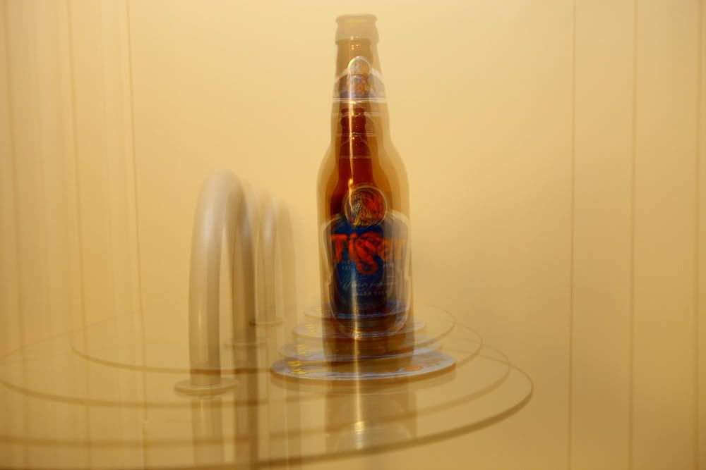 IMAGE: http://img.photobucket.com/albums/v229/Gedanken/Strobe_1.jpg