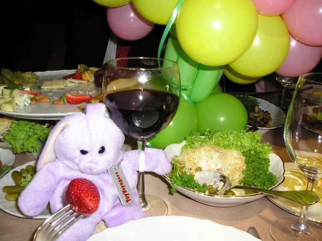 http://img.photobucket.com/albums/v229/Miss_Nadine/dinner.jpg