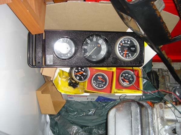 http://img.photobucket.com/albums/v229/wacked1/gauges.jpg