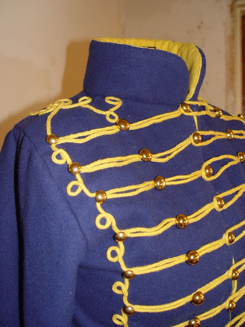 husaruniformen2009DonettaochElek-3.jpg