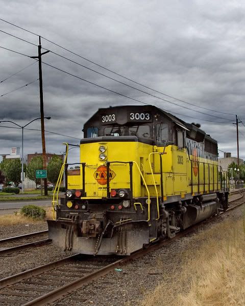 IMAGE: http://img.photobucket.com/albums/v232/asylumxl/81797161-Ledit.jpg