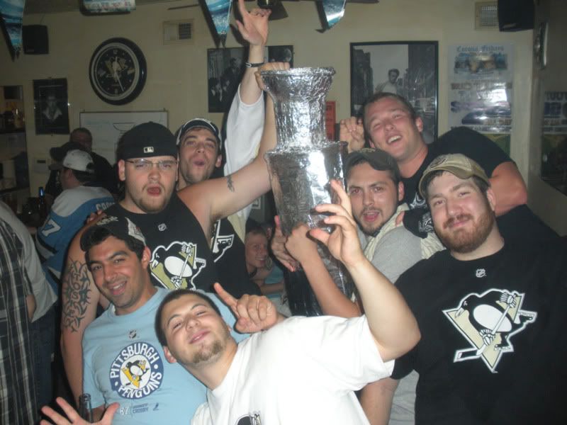 http://img.photobucket.com/albums/v233/ah665/Stanleycup09059.jpg