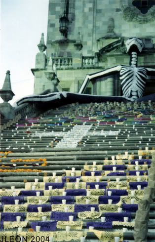 Ofrenda Monumental UG 2004, photo by jleon