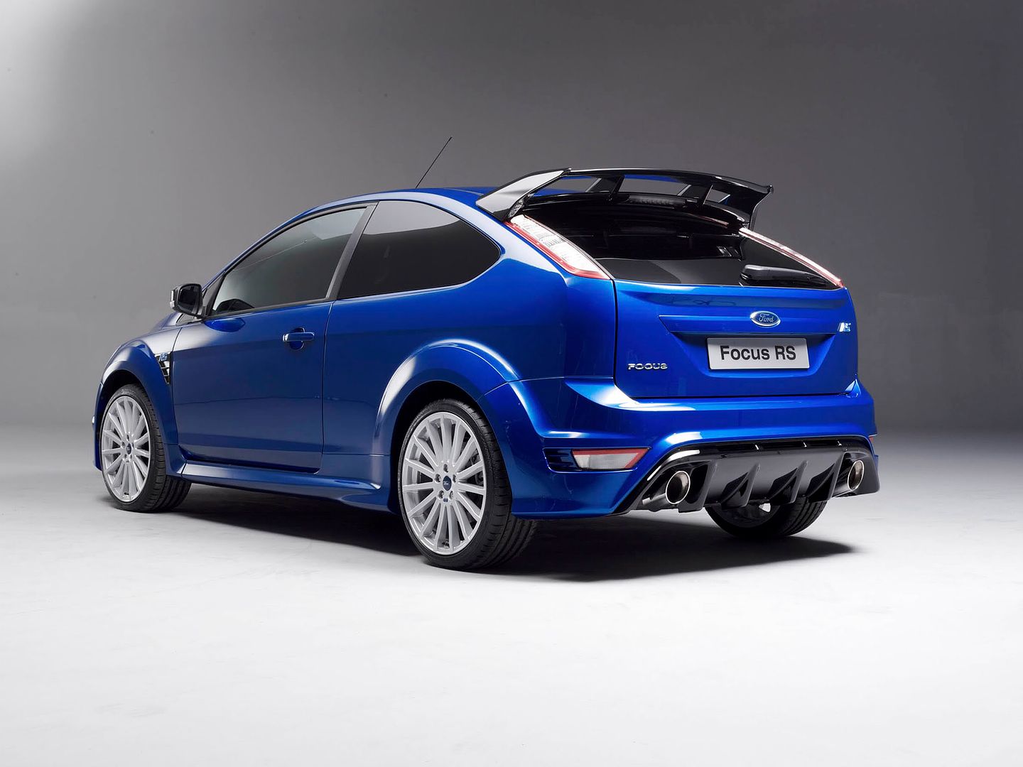 ford_focus-rs-2008_r18.jpg