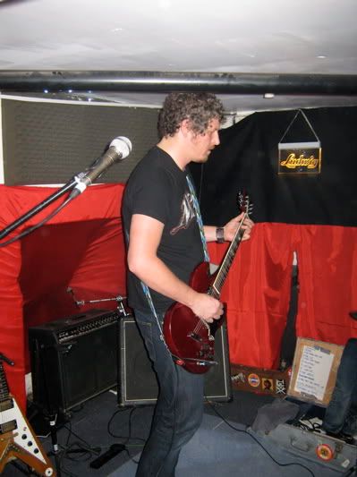 http://img.photobucket.com/albums/v236/fuzzrockerrock/IMG_0073.jpg