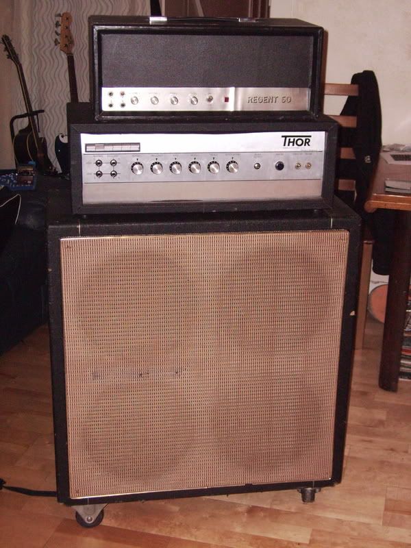 http://img.photobucket.com/albums/v236/fuzzrockerrock/Newampsetup.jpg