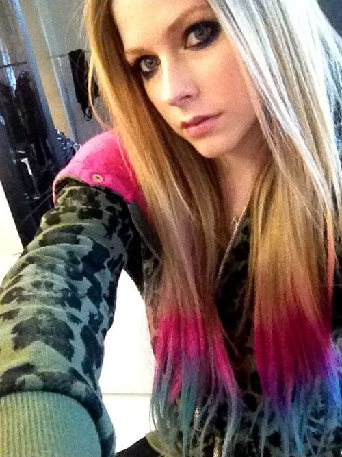 Avril's New Hairdo