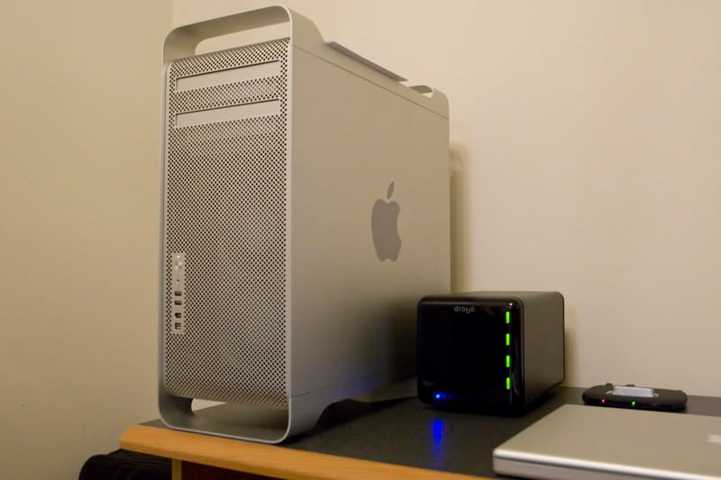 IMAGE: http://img.photobucket.com/albums/v237/maxrulez/macpro2.jpg