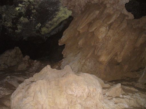 CaveWhiteBrownRock20.jpg