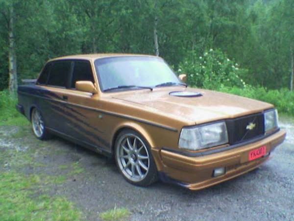volvo240v8.jpg