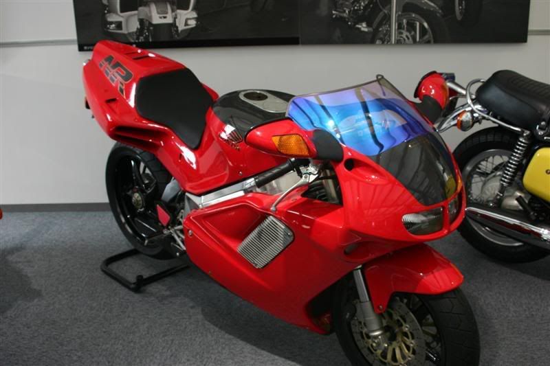 http://img.photobucket.com/albums/v240/Shriver87/bike7.jpg