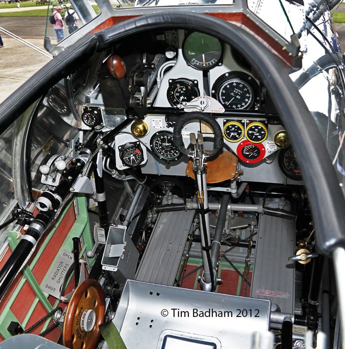 http://img.photobucket.com/albums/v243/Consul/01072011DuxfordFuryCockpit_zps9d47a3b5.jpg